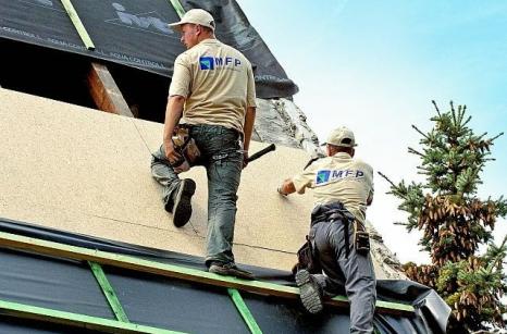​​​​​​​Wymiana pokrycia dachowego i układanie nowego / Jeśli konieczne jest sztywne poszycie, do jego wykonania można użyć płyt mfp.