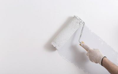 Gruntowanie przed pomalowaniem ścian farbą - jak i czym gruntować?